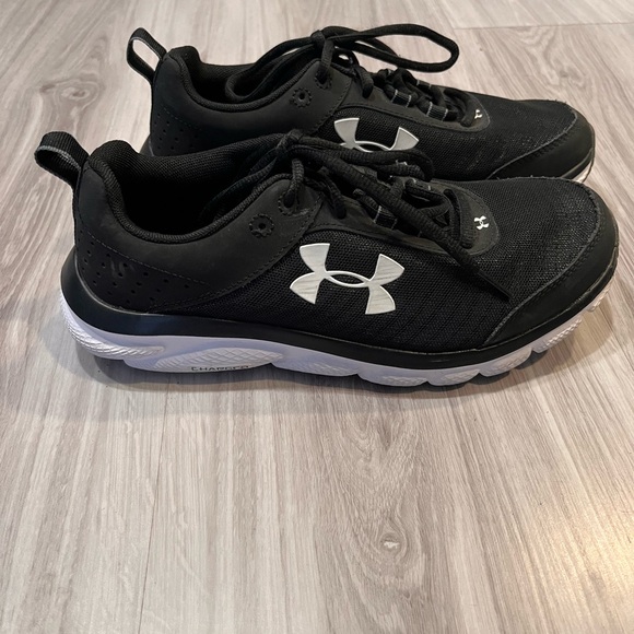 Under Armour‎ Black Athletic Shoes - Picture 1 of 7